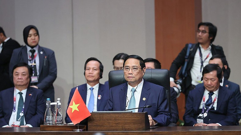 范明正出席第十八届东亚峰会。