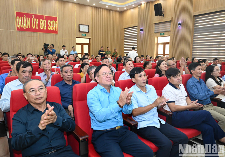 涂山郡选民出席会议。