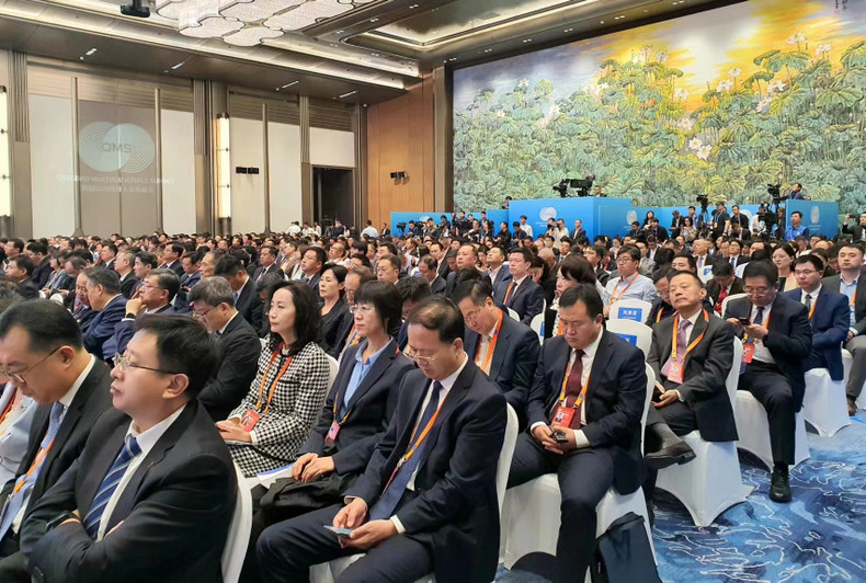 参加开幕式的嘉宾。 参加开幕式的嘉宾。