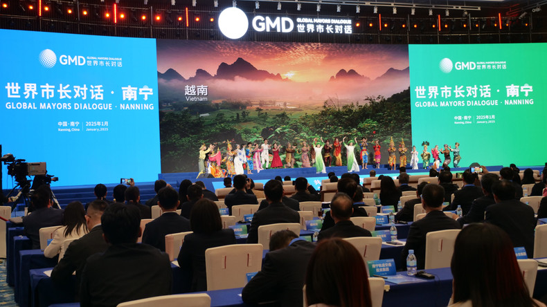 活动上,有关越南等东盟国家的文艺表演节目。 活动上,有关越南等东盟国家的文艺表演节目。