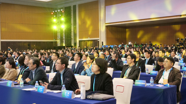 出席活动的各方代表。 出席活动的各方代表。