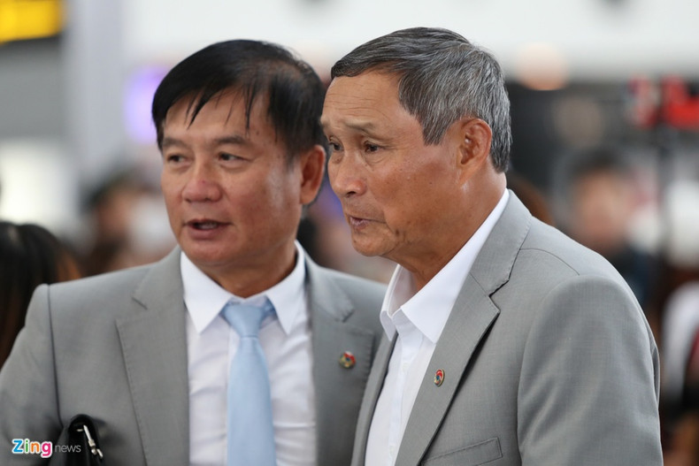 越南女国足主帅梅德钟（右）。