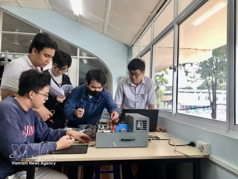 凝聚全球智慧，推进越南人工智能人才队伍建设