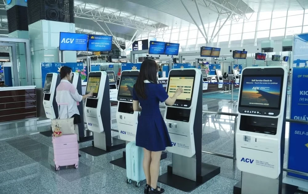Cảng hàng không quốc tế Nội Bài thí điểm tự phục vụ làm thủ tục và tự phục vụ làm thủ tục hành lý cho các chuyến bay quốc tế