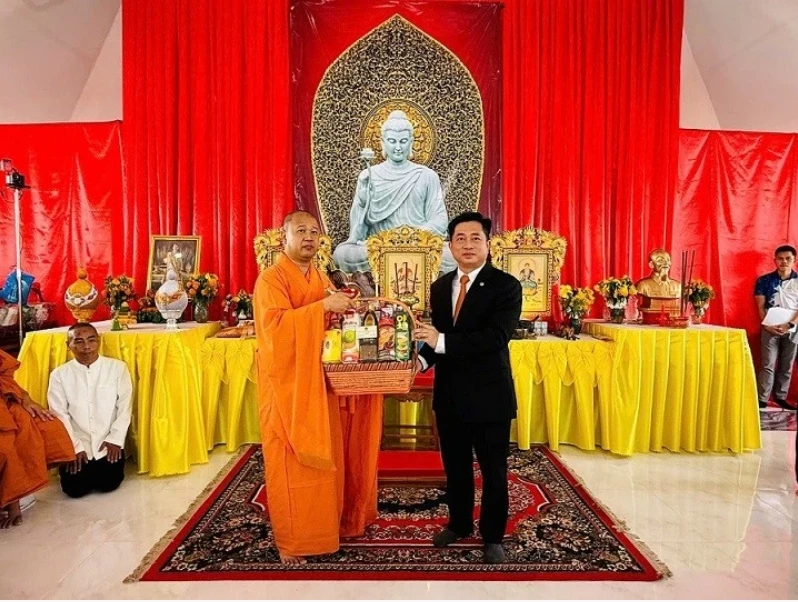Chùa Huayan ở Việt Nam đã trở thành một bộ tộc ở vùng đông bắc Thái Lan và góp phần duy trì nét văn hóa đặc trưng của Việt Nam.