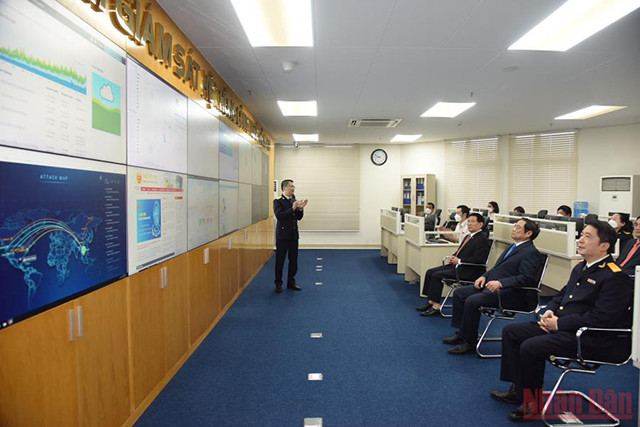 越南政府总理范明正出席全国电子发票系统公布仪式(组图) ảnh 3 越南政府总理范明正出席全国电子发票系统公布仪式(组图) ảnh 3