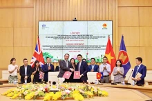 越南与英国签署消费者保护合作谅解备忘录。（图片来源：越南工贸部）