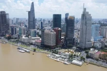 革新40年来，胡志明市充分展现了其作为国家经济火车头的强大实力，无论在经济规模、劳动生产率、外资吸引力，还是对国家财政的贡献方面都取得了令人瞩目的成就。（世英摄）