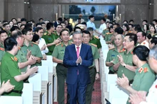 越共中央总书记苏林到场出席会议。