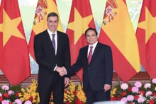 越南政府总理范明正和西班牙首相佩德罗·桑切斯。