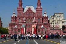 列宁同志诞辰155周年纪念活动在莫斯科红场举行。