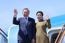 越共中央总书记苏林和夫人离开首都巴库，圆满结束对阿塞拜疆的国事访问。（图片来源：越通社）