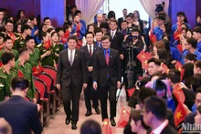 胡志明共青团中央书记处第一书记裴光辉和中国共青团中央书记处第一书记阿东共同出席活动。