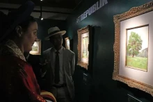 题为《天、山、水——Allusive Panorama》的咸宜帝画展在顺化举行。（图片来源：越通社）