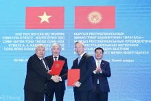 越吉两国企业签署签署的协议移交仪式。。