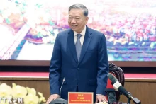 苏林总书记春节前夕看望慰问河内市委、市政府和首都人民代表。