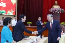 苏林总书记会见南部各省市党和国家原领导人。（图片来源：越通社）