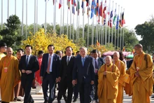 党和国家领导人出席2025年联合国卫塞节开幕式。