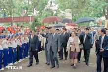 老挝人民革命党前主席、老挝前国家主席坎代·西潘敦于2025年4月2日逝世。（图片来源：越通社）