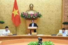 越南政府总理范明正主持2025年4月第二次立法工作专题会议。