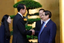 越南政府总理范明正会见中国驻越南大使何炜