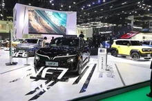 VinFast - VF7 电动车。