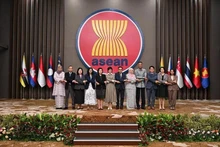 与会代表合影。