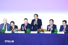 越南政府总理范明正出席波越企业论坛。
