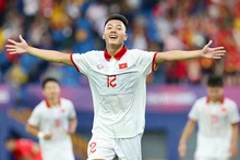 泰山为越南U22队扩大比分2-0。