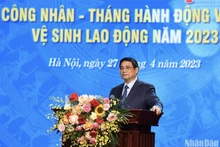 政府总理范明正。