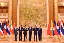 各国外长合影。