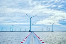 来薄辽省观赏独具魅力的海上风力发电场厂