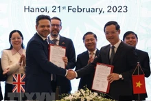 职业教育总局与英国特许公认会计师公会之间的合作备忘录签署仪式。（图片来源：越通社）
