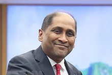 新加坡驻越大使嘉雅•拉特南(Jaya Ratnam)