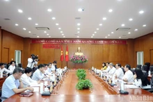 工作会议全景。