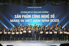 越南通信传媒部举行2023年越南制造数字技术产品奖颁奖仪式。