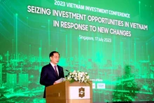 越南外交部部长裴青山出席研讨会并发表讲话。