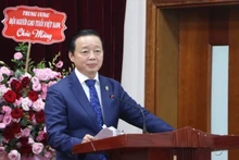 越南政府副总理陈红河在活动上发表讲话。