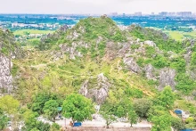 沉山距离河内市中心不远，是吸引很多年轻人的旅游胜地。