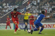 越南球员劲射破门。