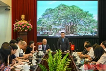 黎国明总编辑会见李熙容先生。