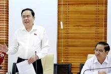 国会常务副主席陈青敏发表讲话。