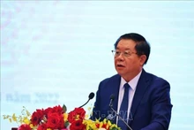 越共中央宣教部部长阮重义主持研讨会。