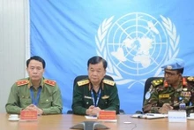 黄春战上将、黎国雄中将和Abu Syed Mohammod Bakir准将主持工作会议。