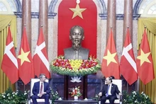 越南国家主席阮春福会见丹麦王储弗雷德里克。