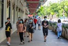 越南卫生部明确在防疫中必戴口罩的人员和场所【图表新闻】