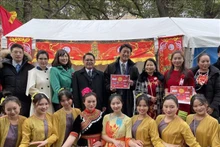 越南驻日本大阪总领事馆举行2024年喜迎新春活动。
