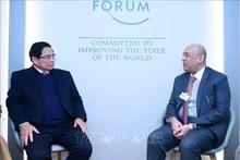 越南政府总理范明正会见海湾阿拉伯国家合作委员会秘书长贾西姆·穆罕默德·阿布达伊维。