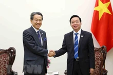越南政府副总理陈红河会见日本国际合作银行董事长前田匡史。
