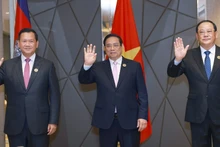 越南政府总理和老挝政府总理、柬埔寨王国首相共进工作早餐【组图】